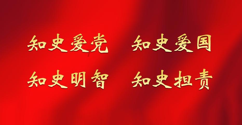 沙滩游玩的女孩们